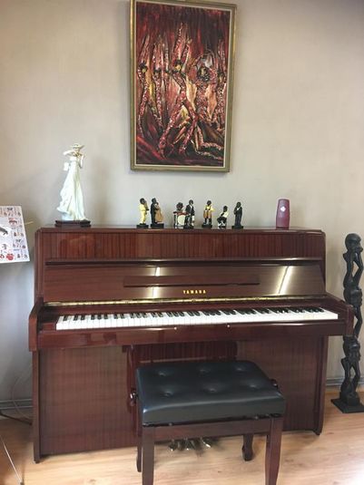 Flügel und Klaviere