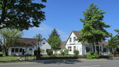Flügel und Klaviere